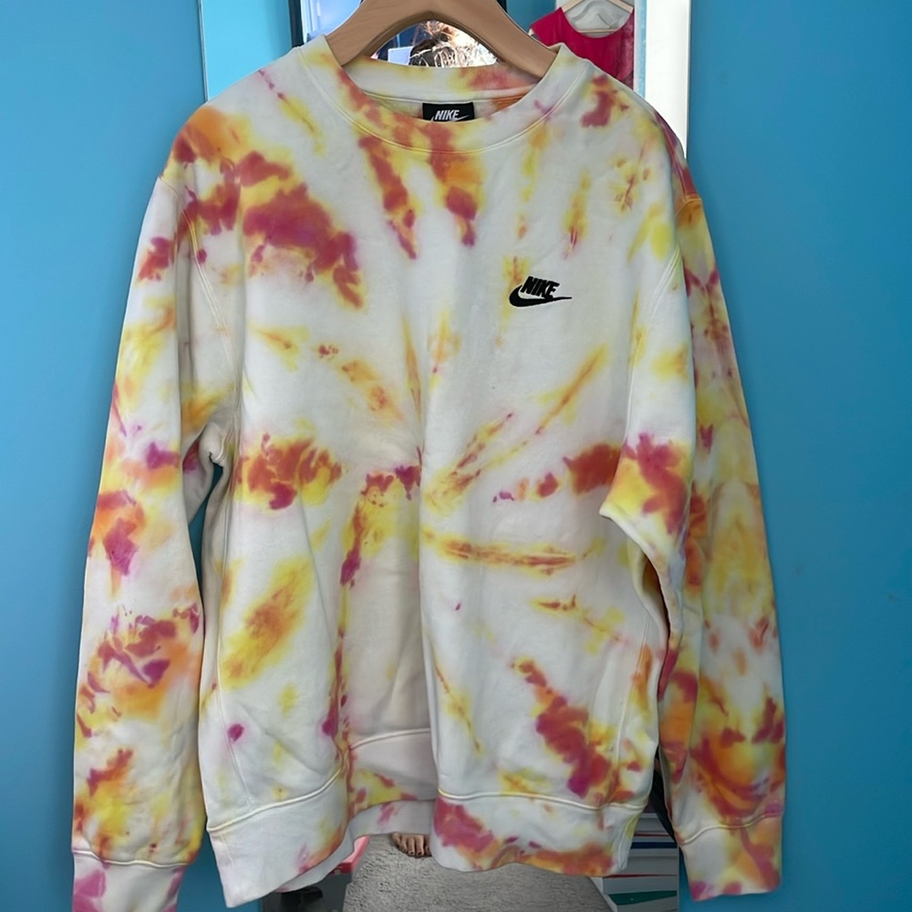 Nike tie dye crewneck sweatshirt